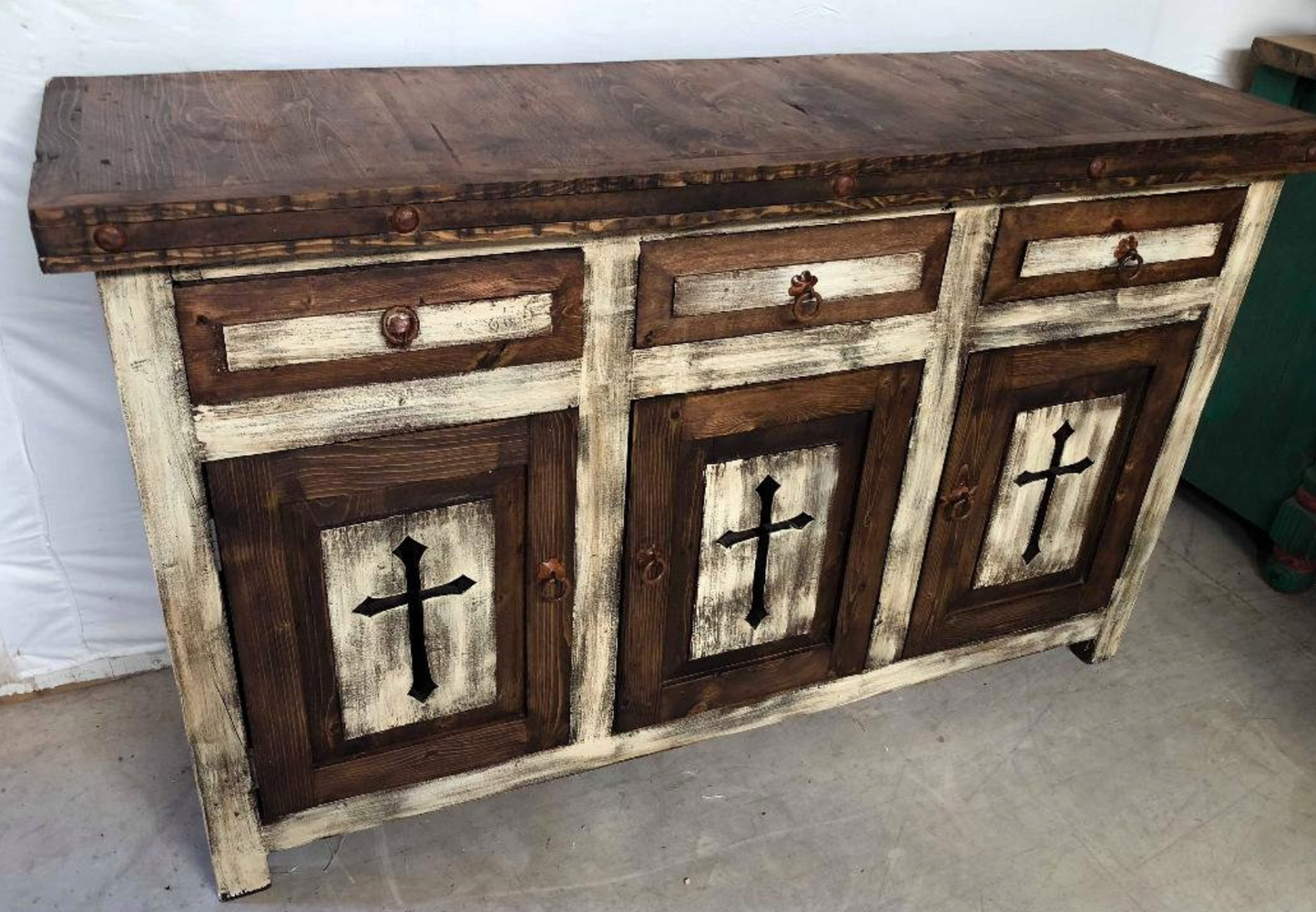 Moreno's - Rustic Templar White Wash Cross Bathroom Vanity