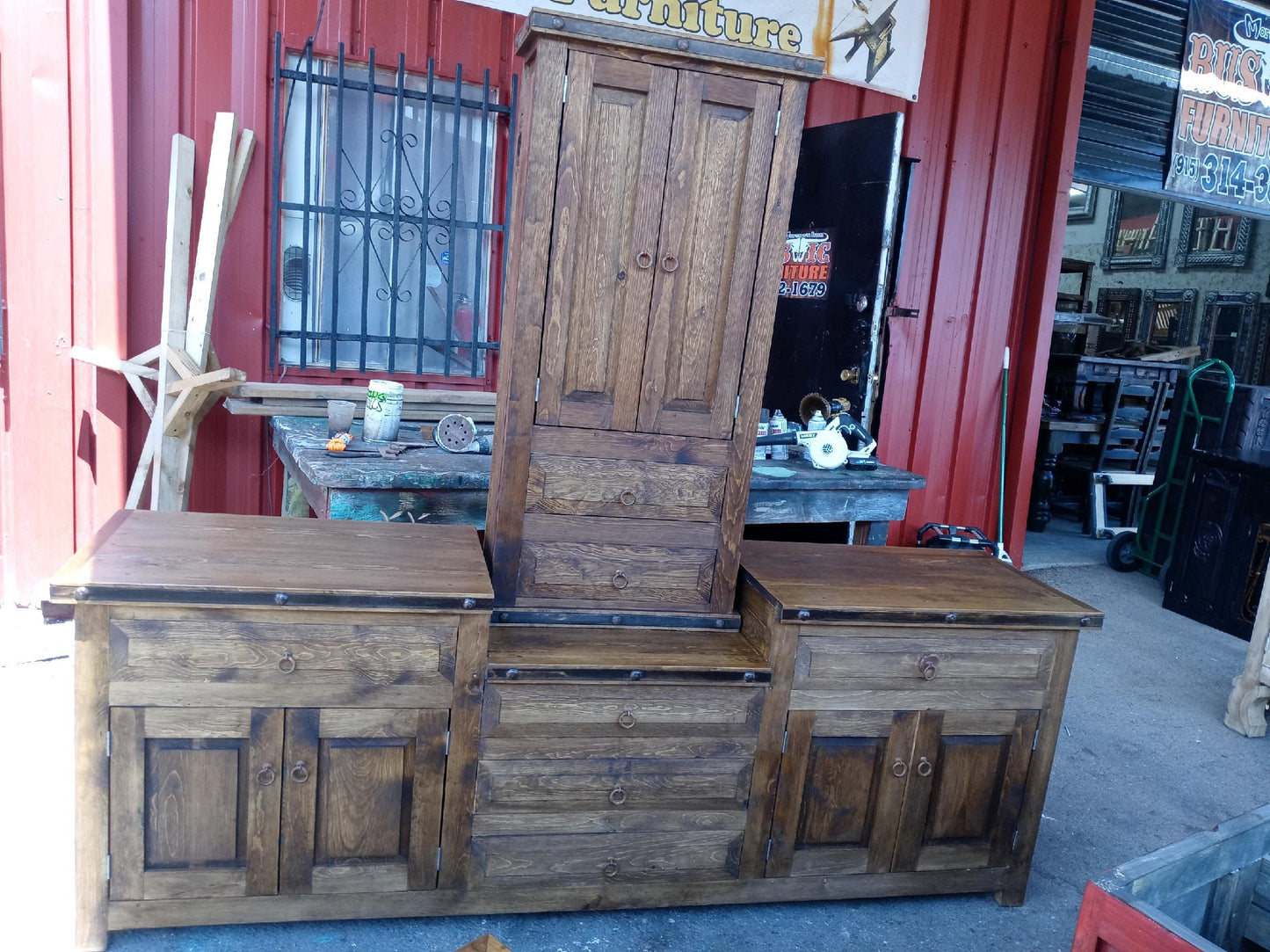 The rustic tower vanity